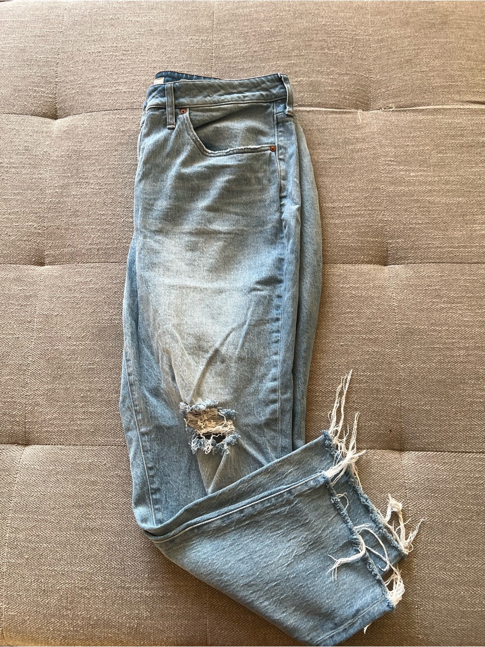 Madewell High Rise Slim Boyjean Size 18W Light Wash Distressed Raw Hem